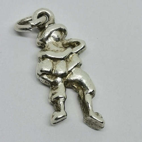 Vintage silver figurine charm for bracelet - weighs 3.6g