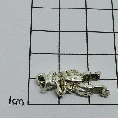 Vintage silver figurine charm for bracelet - weighs 3.6g
