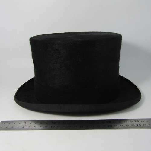 Vintage Christy`s London fur top hat in box - size 55cm