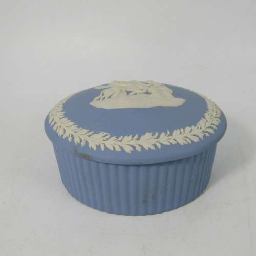Vintage Wedgwood Jasperware trinket bowl with lid