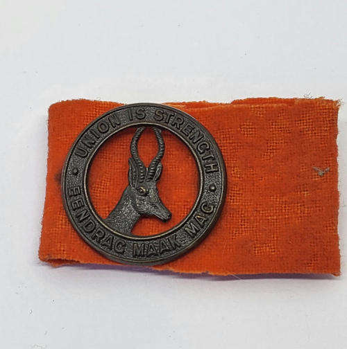 WW2 SA Army collar badge with red cloth