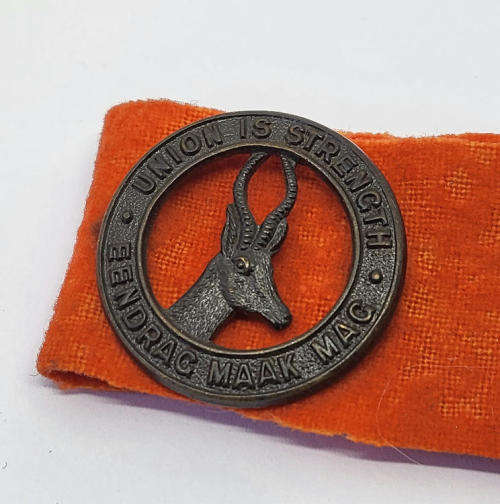 WW2 SA Army collar badge with red cloth