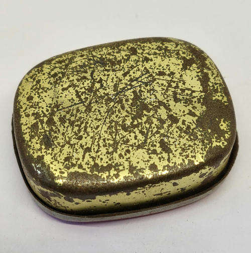 Vintage Waltz gramophone needles tin - Some contents