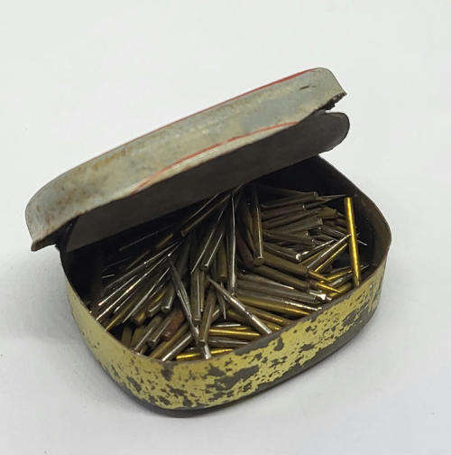 Vintage Waltz gramophone needles tin - Some contents