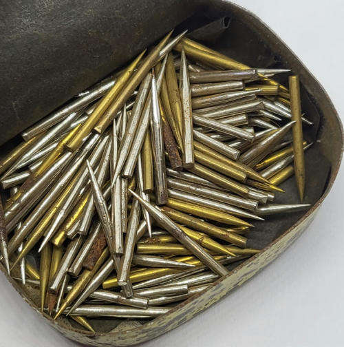 Vintage Waltz gramophone needles tin - Some contents