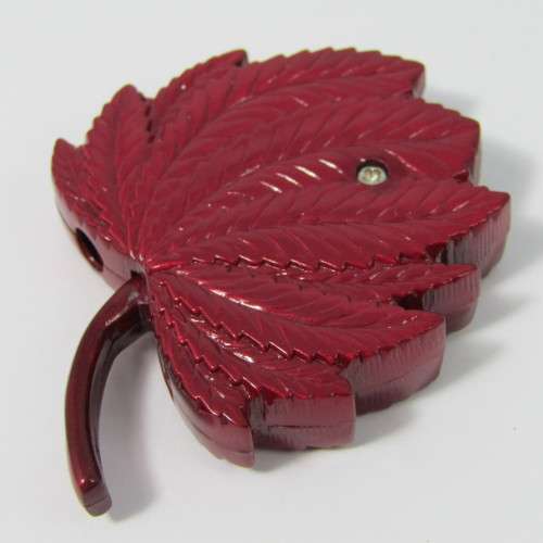 Vintage red leaf shaped pocket lighter - not working