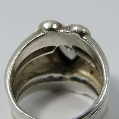 Beautiful Sterling Silver & 9kt Gold ring with pear shaped clear stone - weighs 11,7g - size P
