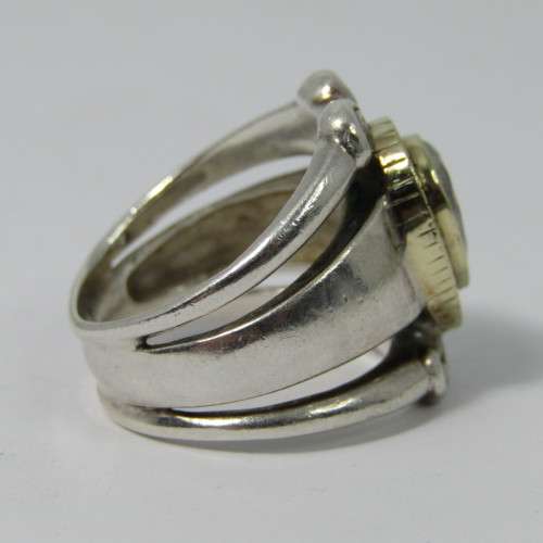 Beautiful Sterling Silver & 9kt Gold ring with pear shaped clear stone - weighs 11,7g - size P