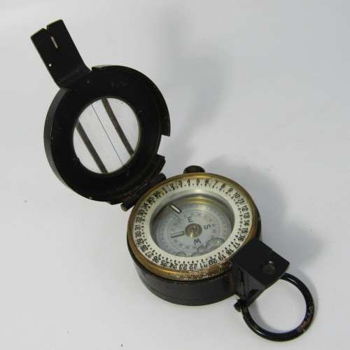 Vintage Vickers military grade pocket compass in leather pouch