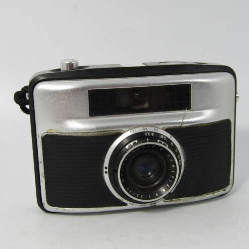 Vintage Penti II Z18610 35mm camera with Domiplan V lens