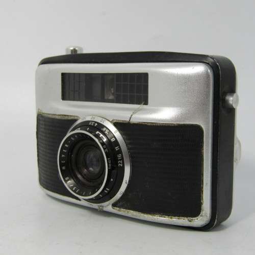 Vintage Penti II Z18610 35mm camera with Domiplan V lens