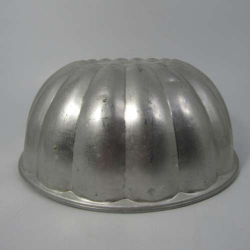 Vintage Aluminium fruit cake pan