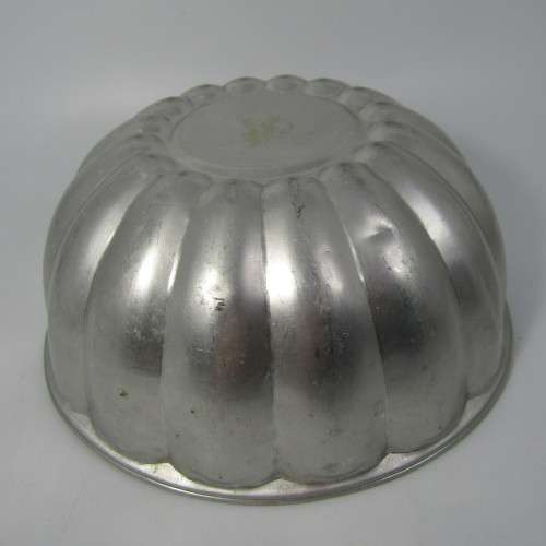 Vintage Aluminium fruit cake pan