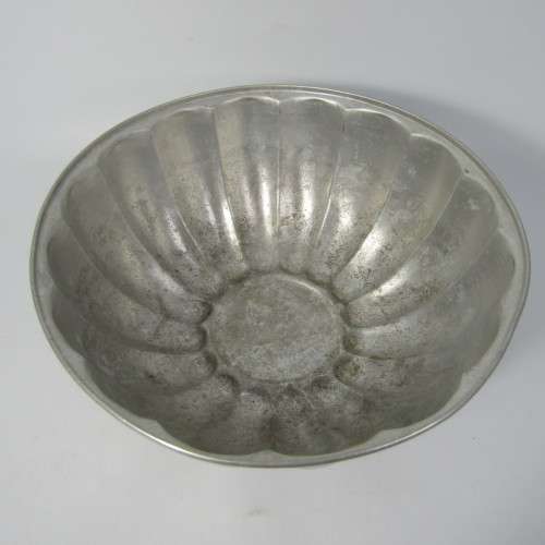 Vintage Aluminium fruit cake pan