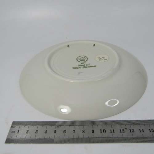 Bing & Grondahl 1979 White Christmas plate in box