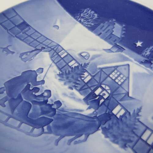Bing & Grondahl 1969 Arrival of Christmas Guest plate in box