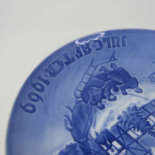 Bing & Grondahl 1969 Arrival of Christmas Guest plate in box