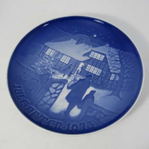 Bing & Grondahl 1973 Country Christmas plate in box