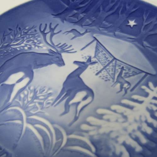 Bing & Grondahl 1980 Christmas in the Woods plate in box