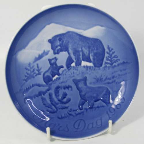 Bing & Grondahl 1985 Mothers Day plate in box