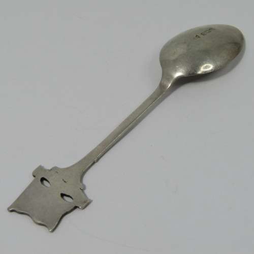 Hallmark Silver R.M.S Pretoria Castle souvenir spoon - weighs 12,5g