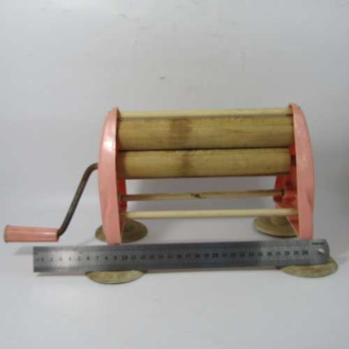 Vintage 1950`s Ken Ray Wringerette childs toy mangle wringer