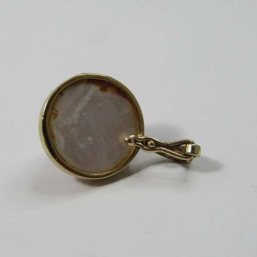 9kt Gold Mabe Pearl pendant - weighs 5,2g