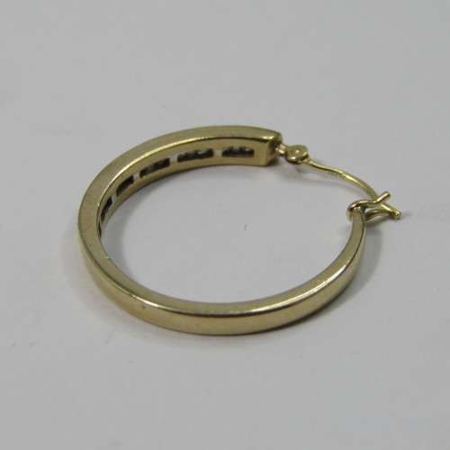 Pair of 9kt Yellow Gold earrings with small Diamonds - weighs 3,9g