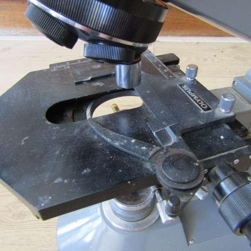 Vintage Olympus EHS Laboratory microscope in case - lamp not working