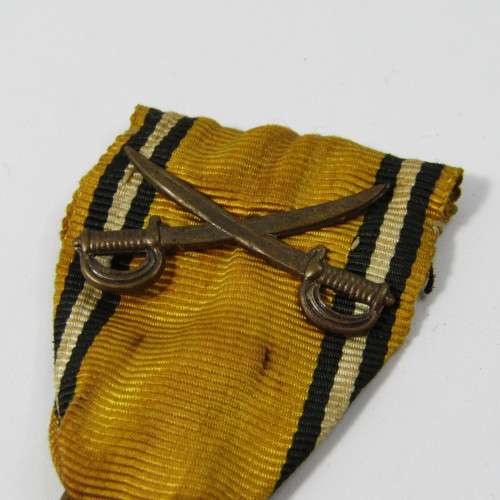WW2 Belgium commemorative war medal with swords clasp