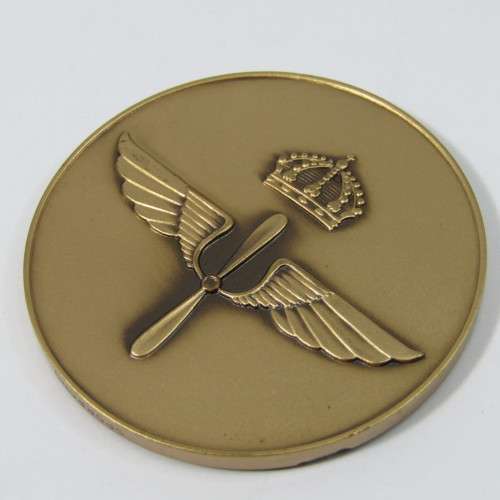 Swedish Air Force 75th Anniversary 2001 medallion issued to SA pilot