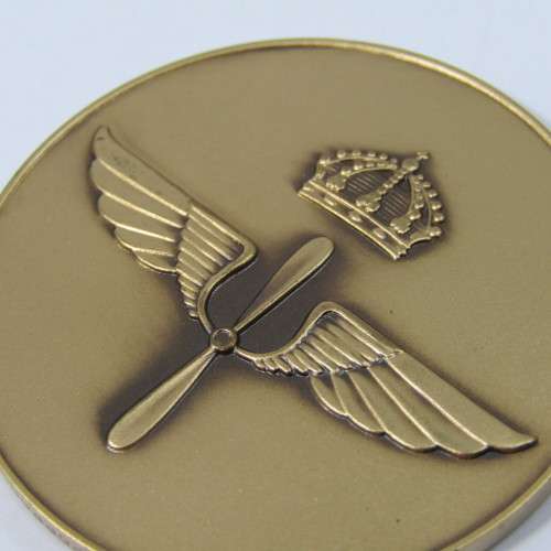 Swedish Air Force 75th Anniversary 2001 medallion issued to SA pilot