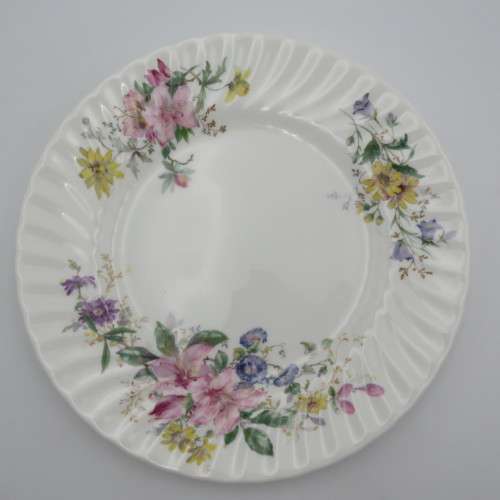 Set of 6 Royal Doulton Arcadia medium plates