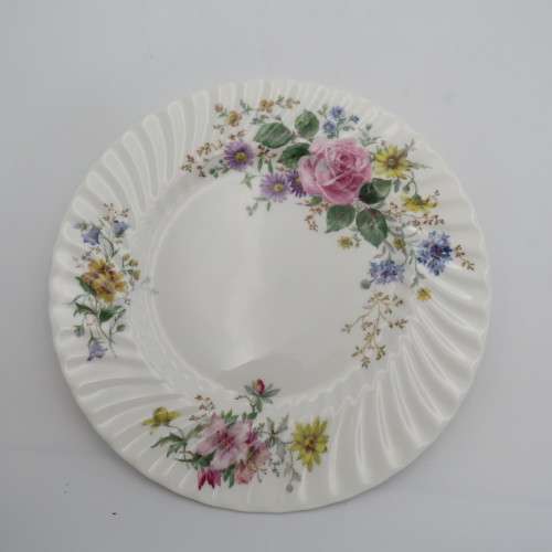 Set of 6 Royal Daulton Arcadia dinner plates