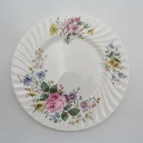 Set of 6 Royal Daulton Arcadia dinner plates