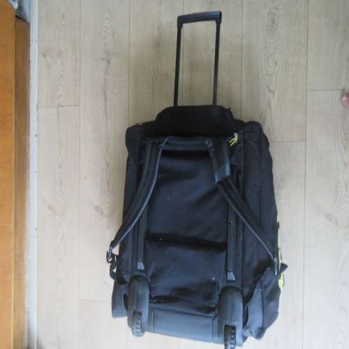 Body Glove diving equipment bag with rollers