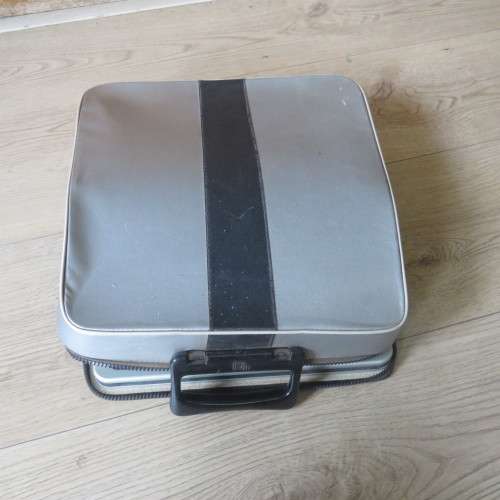 Olivetti lettera DL typewriter - Original bag and cleaning brushes included - Excellent condition