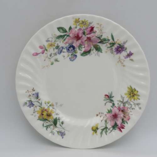 Set of 6 Royal Doulton Arcadia medium plates