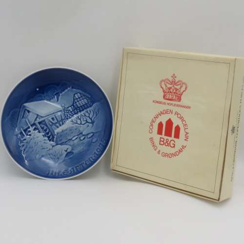 Biny & Grondahl 1975 Christmas at the old water mill plate in box