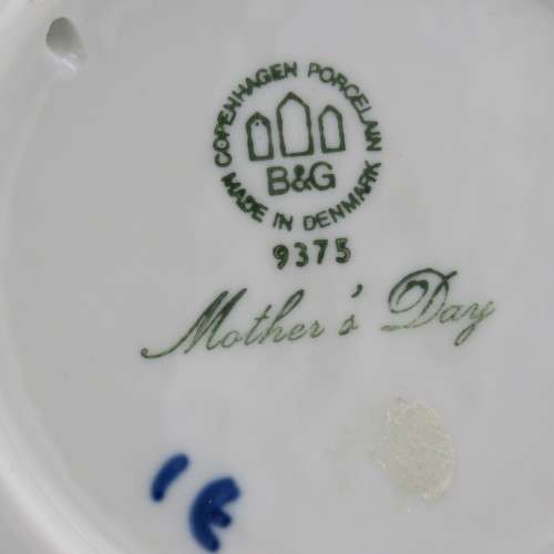 Biny & Grondahl 1975 Mother`s day plate in box