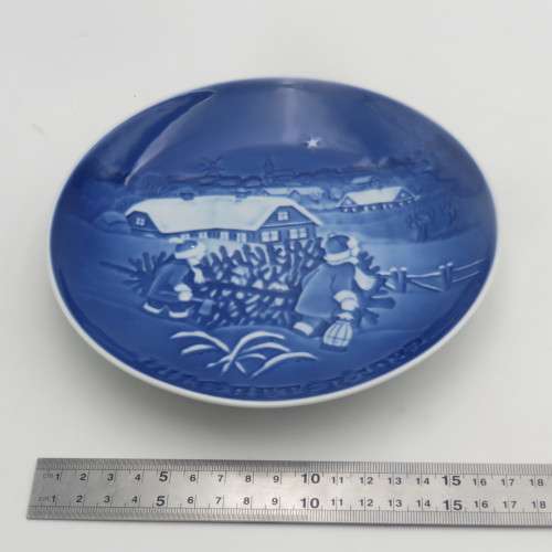 Biny & Grondahl 1982 The Christmas Tree plate in box