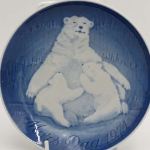 Biny & Grondahl 1974 Mother`s Day plate in box