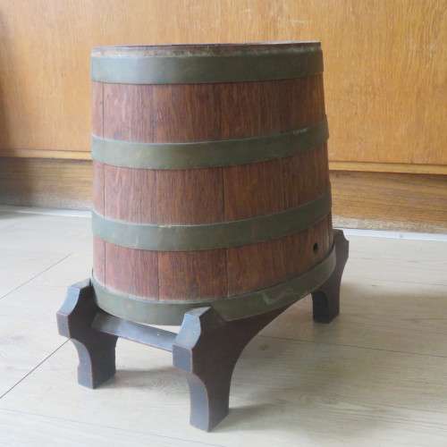 Travelling Water Barrel - smaller size with stand - no tap