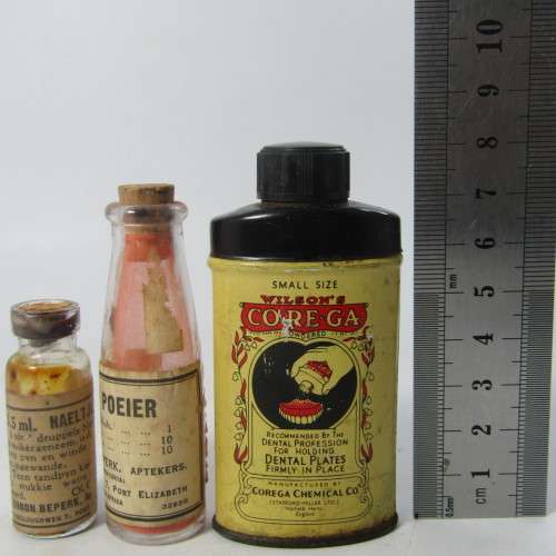 3 old bottles / tins - naeltjie olie, rooi poeier, wilson Core-Ga powder
