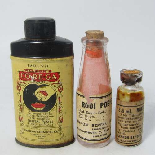 3 old bottles / tins - naeltjie olie, rooi poeier, wilson Core-Ga powder