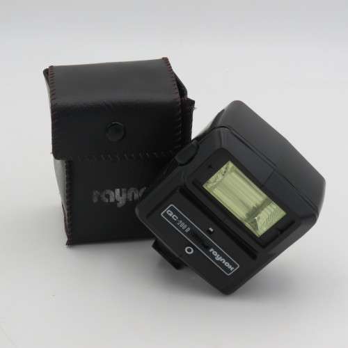 Vintage SP Zivnon 1:4,5 80-205mm lens in case with lens filters, Raynox Flash