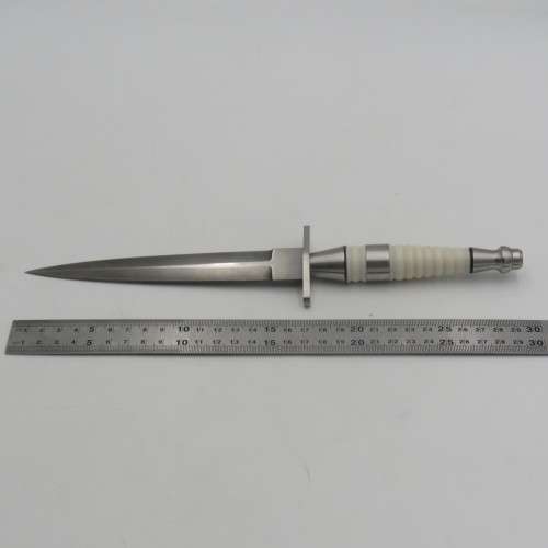 Custom made fixed blade dagger by Riaan Ras with certificate