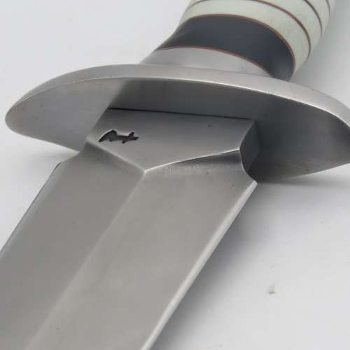 Custom made fixed blade dagger by Riaan Ras with certificate