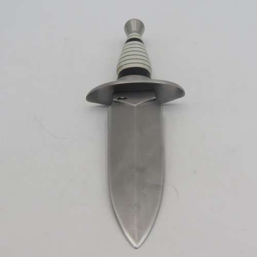 Custom made fixed blade dagger by Riaan Ras with certificate