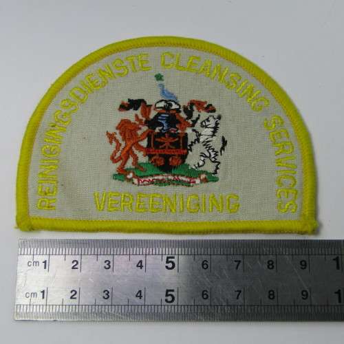 Vintage Vereeniging cleansing services cloth badge